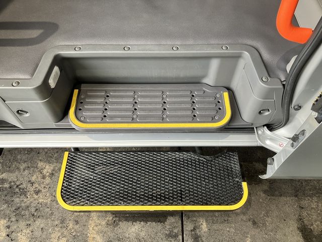 NISSAN NV350 CARAVAN 4WD 2020 Image 31