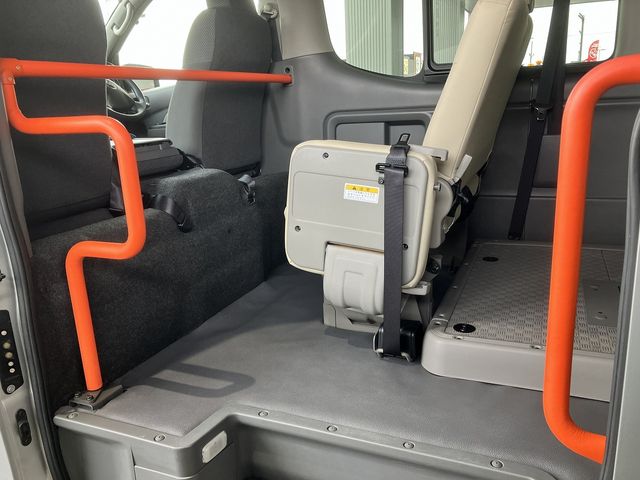 NISSAN NV350 CARAVAN 4WD 2020 Image 31