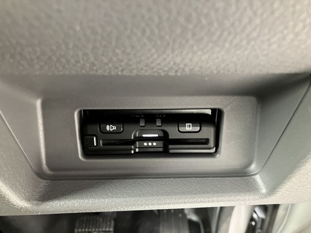 NISSAN NV350 CARAVAN 4WD 2020 Image 31