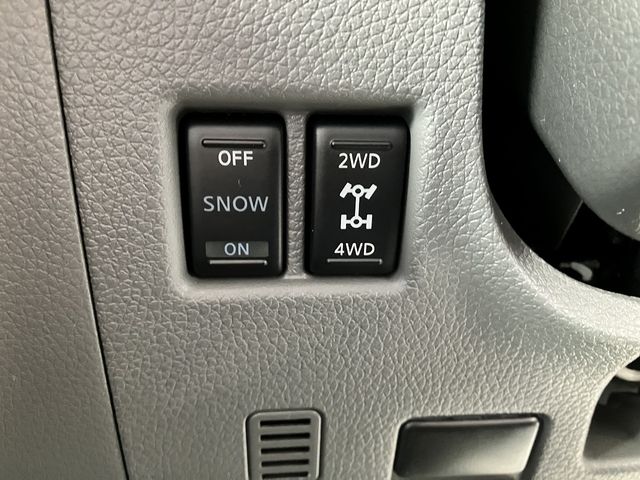 NISSAN NV350 CARAVAN 4WD 2020 Image 31