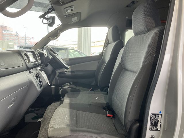 NISSAN NV350 CARAVAN 4WD 2020 Image 31