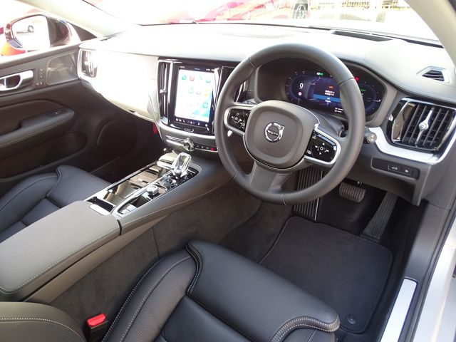 VOLVO V60 2025 Image 31