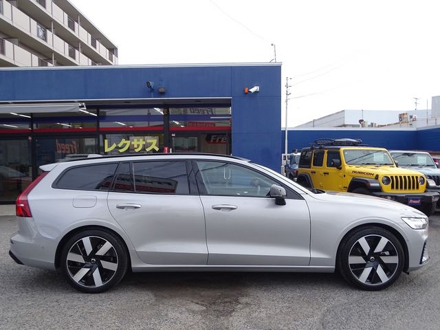 VOLVO V60 2025 Image 31