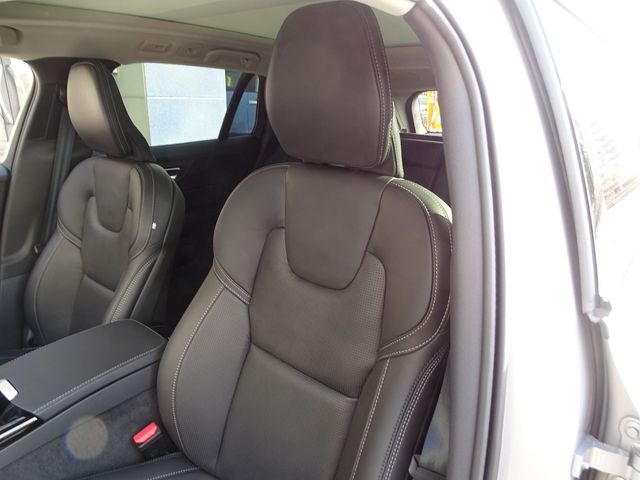 VOLVO V60 2025 Image 31