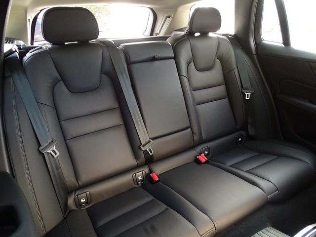 VOLVO V60 2025 Image 31