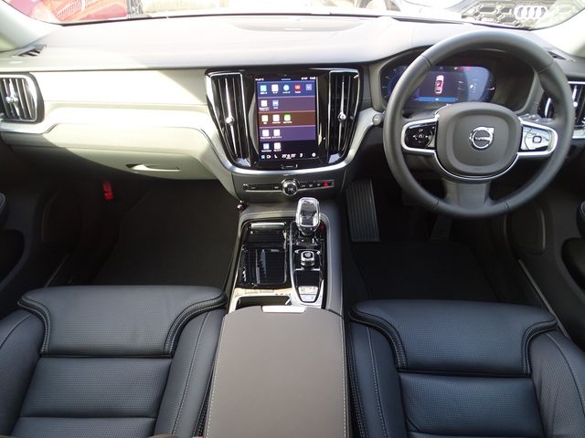 VOLVO V60 2025 Image 31