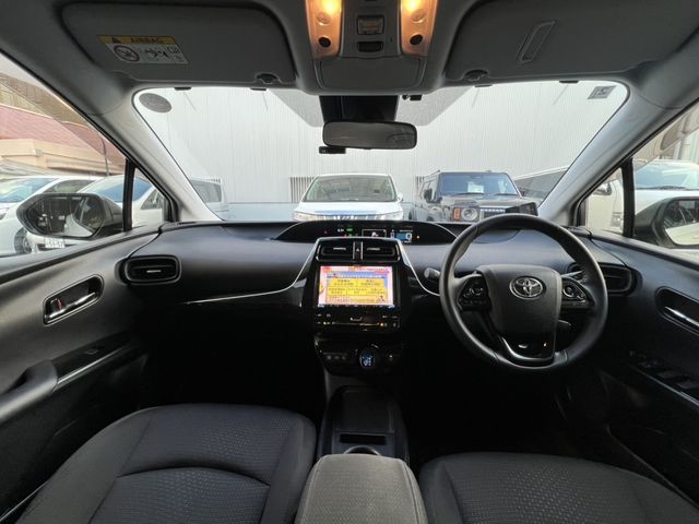 TOYOTA PRIUS 2019 Image 31