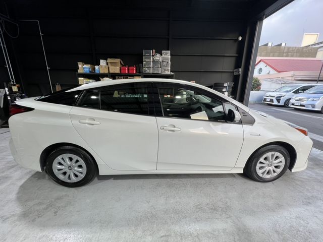 TOYOTA PRIUS 2019 Image 31