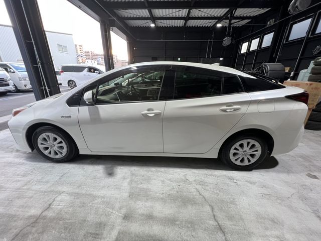 TOYOTA PRIUS 2019 Image 31