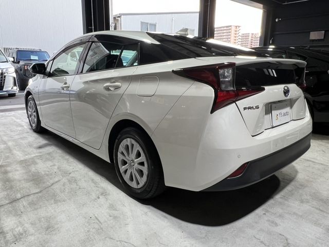 TOYOTA PRIUS 2019 Image 31