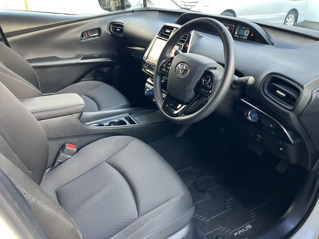 TOYOTA PRIUS 2019 Image 31