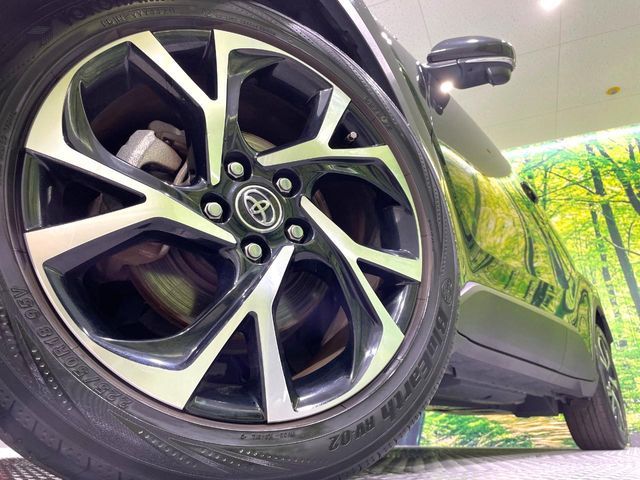 TOYOTA C-HR 2017 Image 31