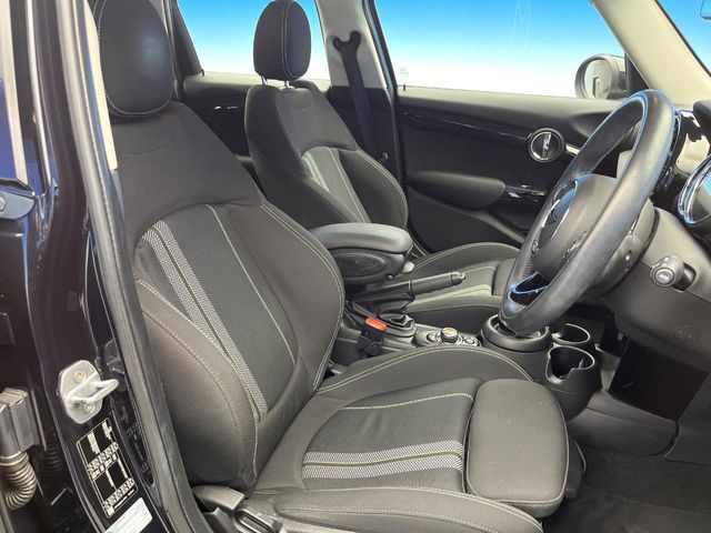 BMW MINI COOPER SD 5DOOR 2020 Image 31