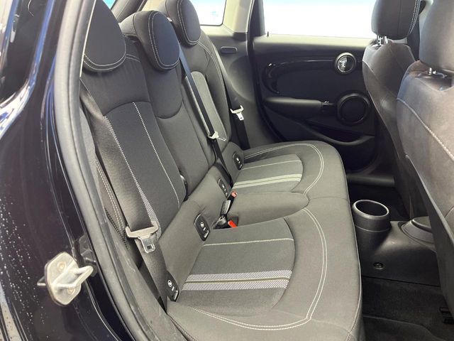 BMW MINI COOPER SD 5DOOR 2020 Image 31