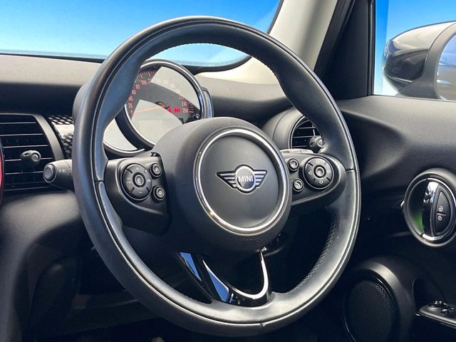 BMW MINI COOPER SD 5DOOR 2020 Image 31