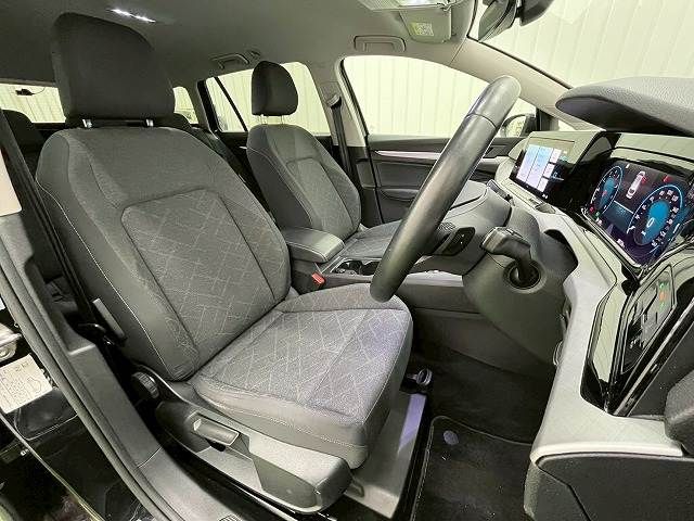 VOLKSWAGEN GOLF VARI 2023 Image 31