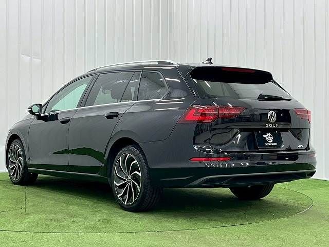 VOLKSWAGEN GOLF VARI 2023 Image 31