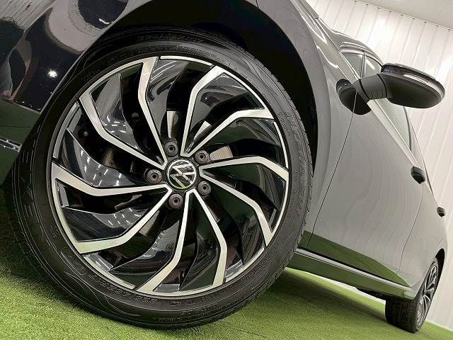 VOLKSWAGEN GOLF VARI 2023 Image 31