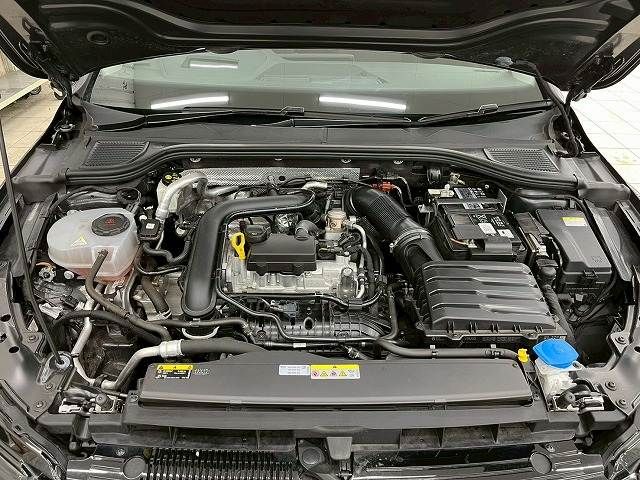 VOLKSWAGEN GOLF VARI 2023 Image 31