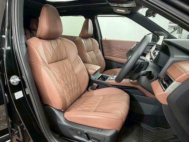 MITSUBISHI OUTLANDER PHEV 2025 Image 31