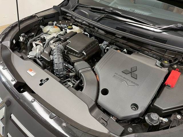 MITSUBISHI OUTLANDER PHEV 2025 Image 31