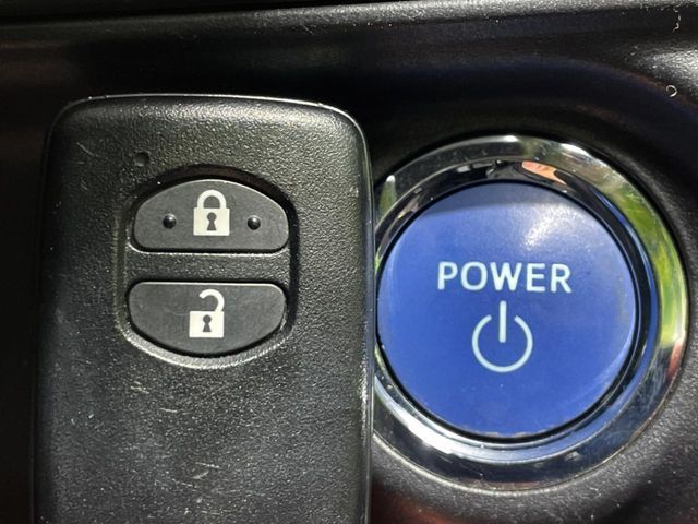 TOYOTA AQUA 2017 Image 31