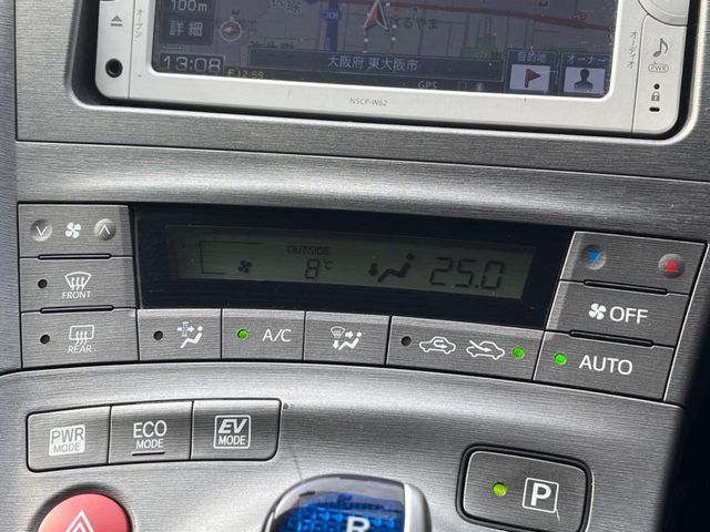 TOYOTA PRIUS 2013 Image 31