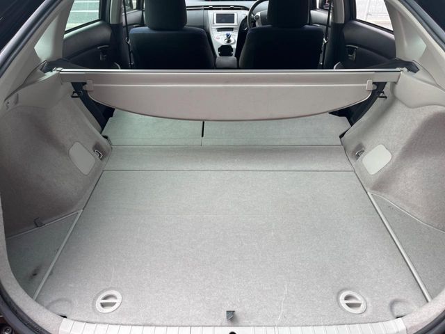 TOYOTA PRIUS 2013 Image 31