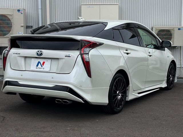 TOYOTA PRIUS 2016 Image 31