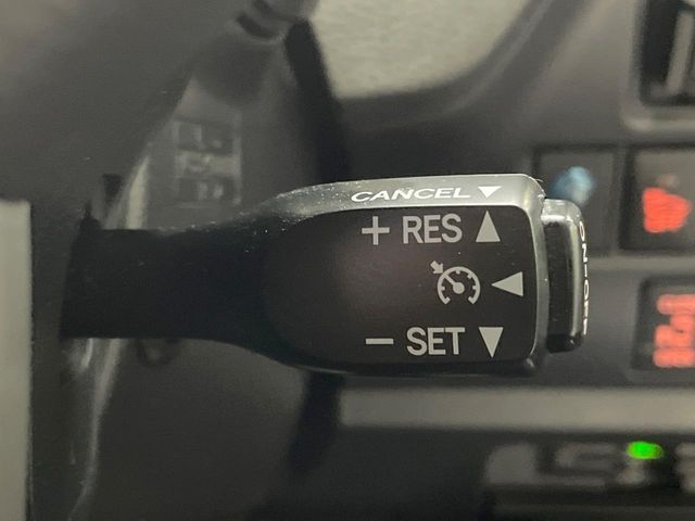 TOYOTA VOXY HYBRID 2015 Image 31