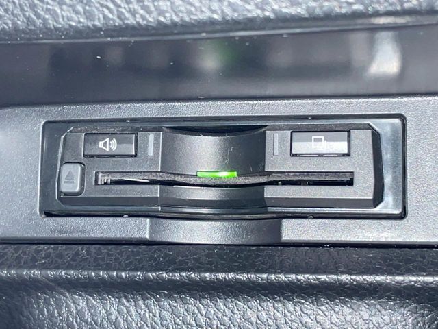 TOYOTA VOXY HYBRID 2015 Image 31