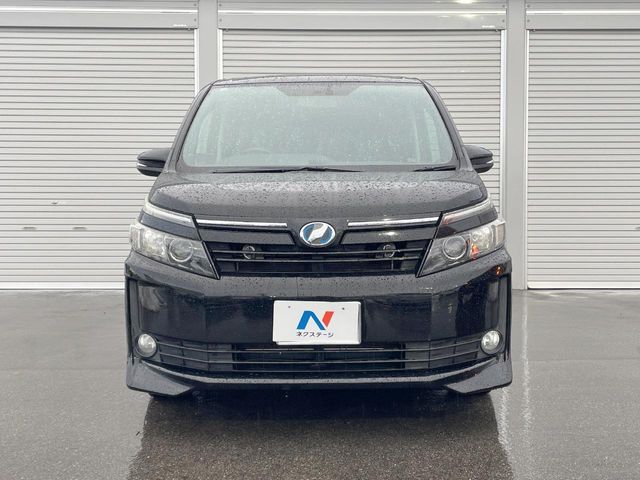 TOYOTA VOXY HYBRID 2015 Image 31