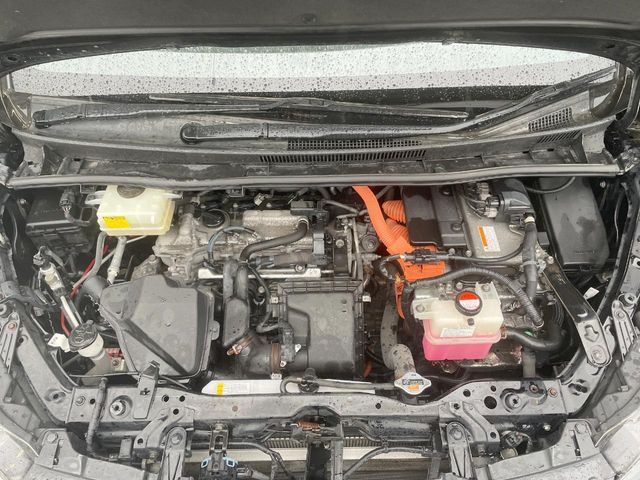 TOYOTA VOXY HYBRID 2015 Image 31