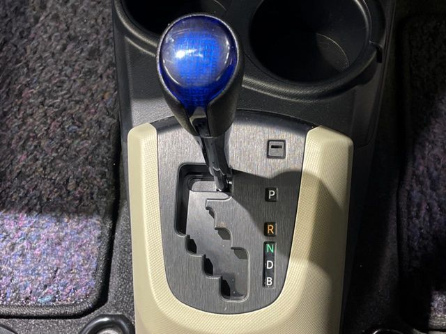 TOYOTA AQUA 2012 Image 31