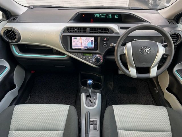 TOYOTA AQUA 2012 Image 31