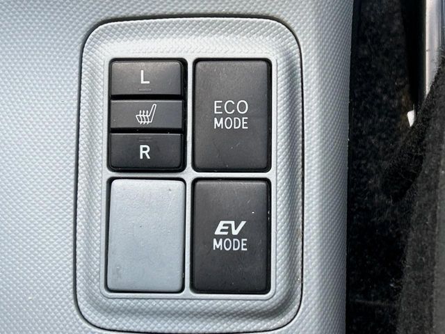 TOYOTA AQUA 2012 Image 31