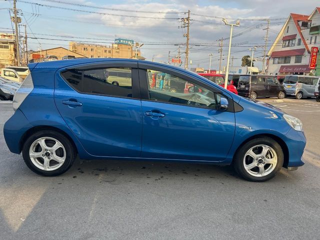 TOYOTA AQUA 2012 Image 31