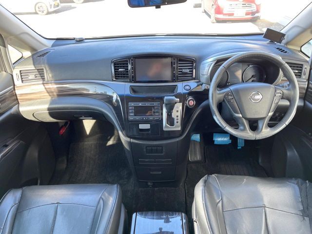NISSAN ELGRAND 2016 Image 31
