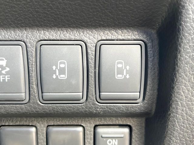 NISSAN ELGRAND 2016 Image 31