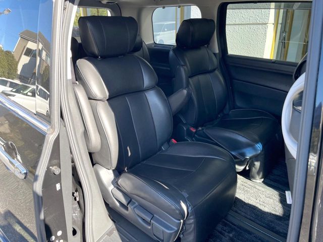 NISSAN ELGRAND 2016 Image 31