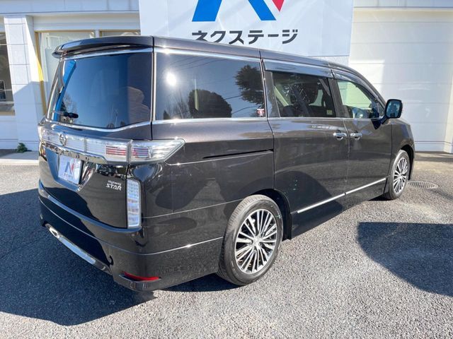NISSAN ELGRAND 2016 Image 31