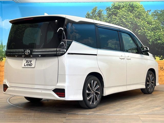 TOYOTA VOXY 2022 Image 31