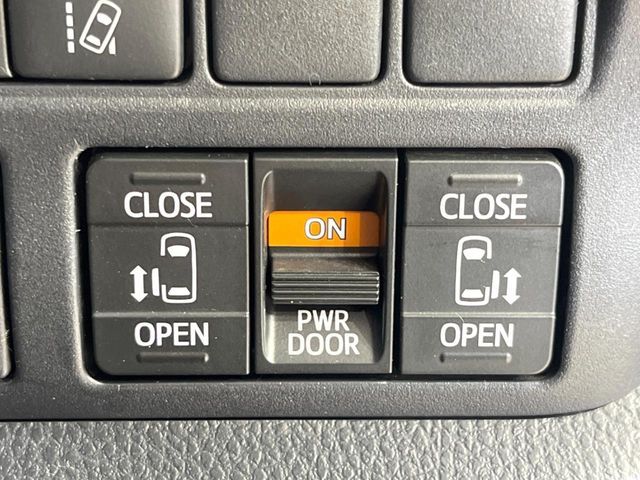 TOYOTA VOXY 2019 Image 31