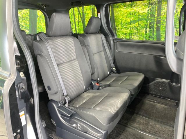 TOYOTA VOXY 2019 Image 31