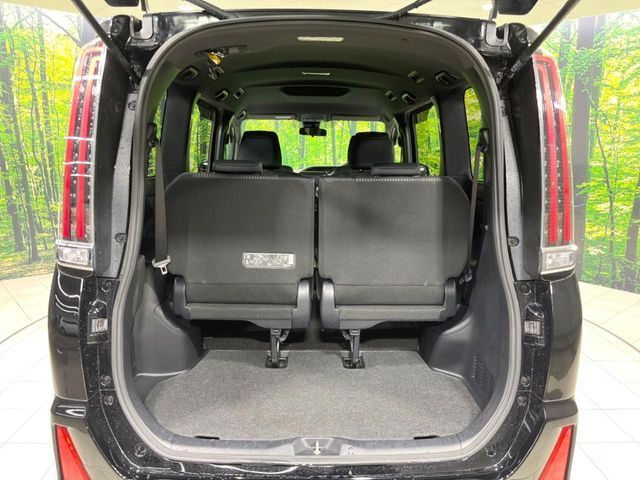 TOYOTA NOAH 2018 Image 31