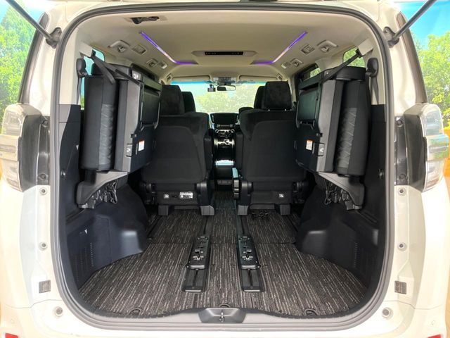 TOYOTA VELLFIRE 2018 Image 31