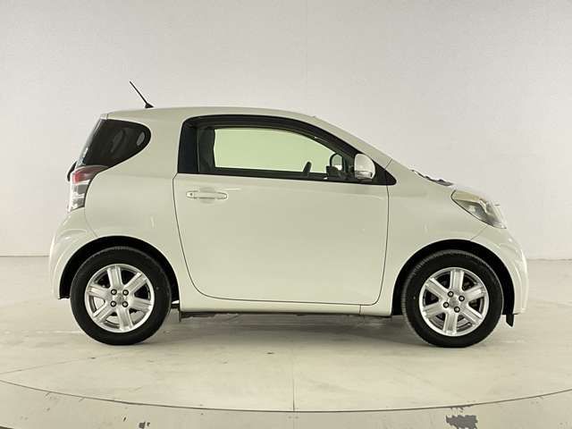 TOYOTA IQ 2013 Image 31