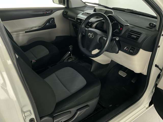 TOYOTA IQ 2013 Image 31