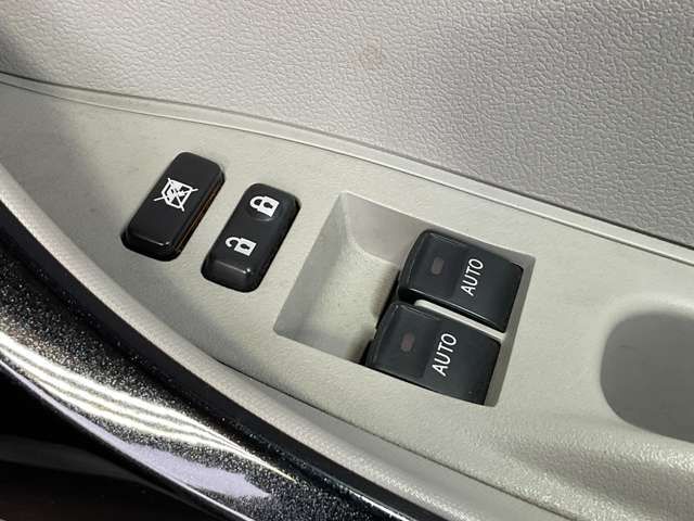 TOYOTA IQ 2013 Image 31