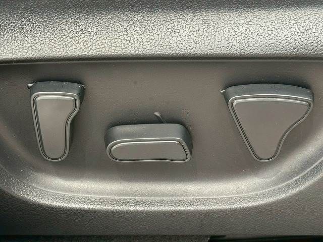 TOYOTA YARIS CROSS HYBRID 2025 Image 31